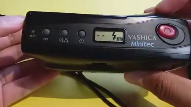 How to operate Yashica Minitec AF Film camera point and shoot #filmcamera #analogcamera
