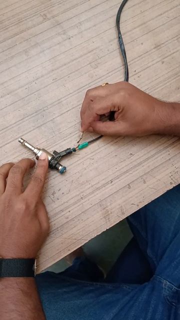 Testing of a Bosch GDI Injector with 12V DC Supply #injector #gdi #gasolineengine #injection