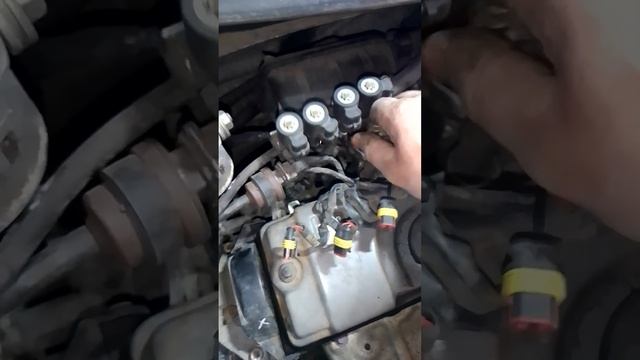 Wymiana są świeć zapłonowych w aucie peugeot 207 1.4 8v смотреть онлайн