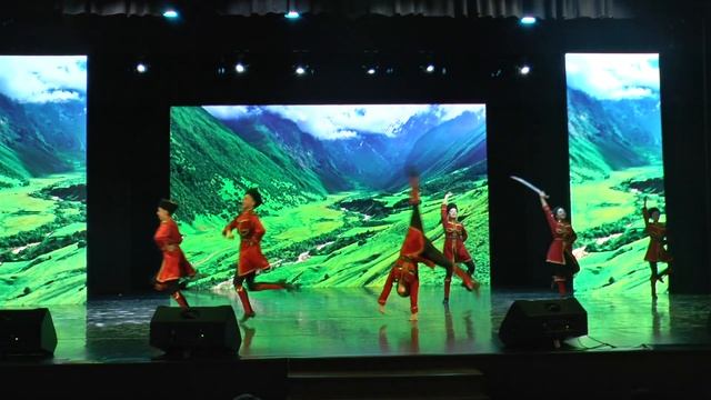 "Горы Кубани" Ансамбль "Сюрприз" Майкоп