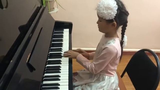 Жамбылская область, Т.Рыскуловский район,ДМШ им. М.Тулебаева, ученица 1-го класса Момынқұл Мадина смотреть онлайн