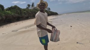 ПОХОЖДЕНИЯ ПО НАБЕРЕЖНЙ МТВАПЫ С АФРИКАНКОЙ АНН ПЕРВЫЕ ЭМОЦИИ