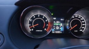 Плавающие обороты при торможении на светофоре.