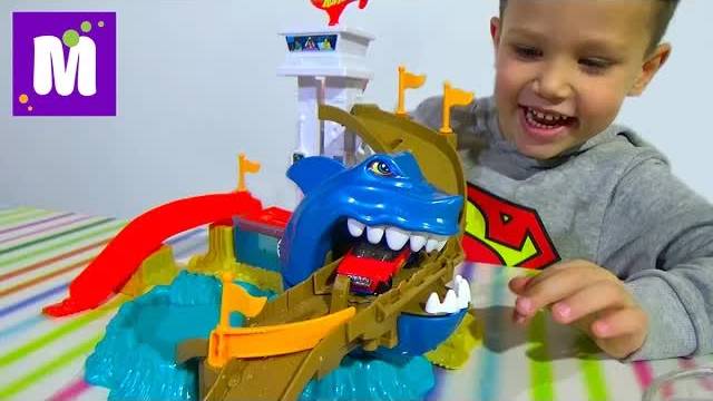 Макс и новая трасса для машинок (перезалив с Mister Max)