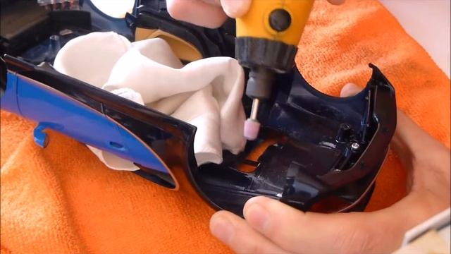 Tutorial 1.18 opened rear hood of Bugatti Chiron Bburago