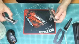 Складной нож TuoTown Canyon .