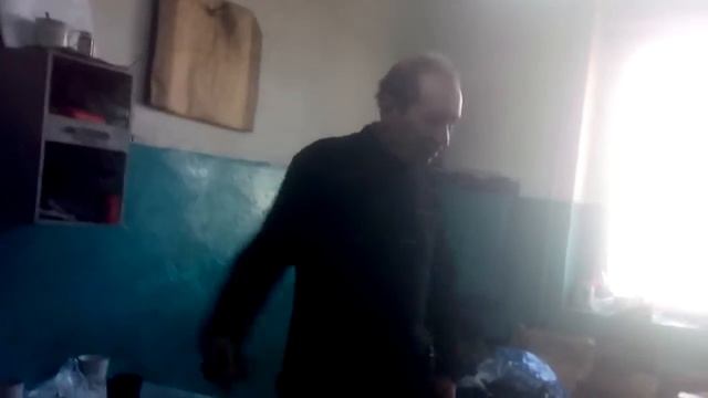 Прикольный слесарь