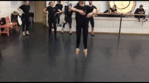 Диагональ-УВЕРТ В ПОЗУ 1 АРАБЕСКА-ПРЫЖОК КЛАССИЧЕСКОГО ТАНЦА