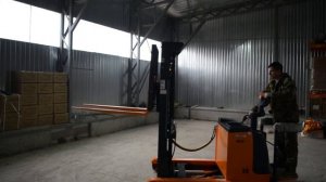 Штабелёр с выдвижной мачтой XR1545