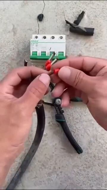 5M views cable connection to MCB #shorts #youtubeshorts #facts #iti #1m@globalelectricianclassesyu