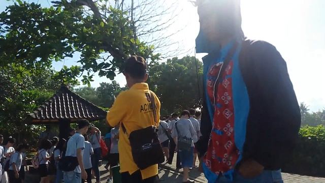 Tour bali "keindahan wisata tanah lot"
