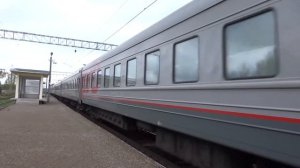 Электровоз ЭП1М-427 с пассажирским поездом