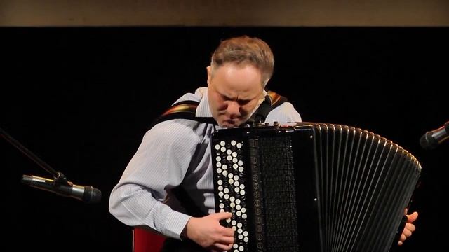 Вячеслав Черников обр. песни "Эй, ухнем!" Играет баянист Трофим Антипов Беларусь