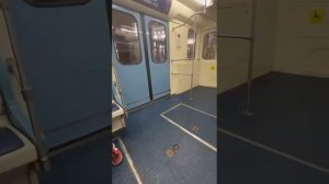 Метро Екатеринбург мы едем на другую станцию 2 часть