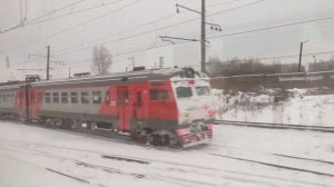 Электропоезд ЭР2К-980 "Лахта" в ТЧ-15, СПб, (снято из окна электропоезда), 16.12.2022г. (4K UHD)