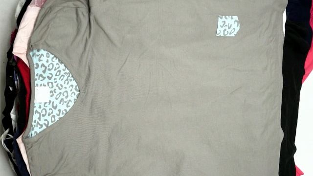 Мешок № 4829. Футболки Микс Люкс, Австрия! Арт 3234. Вес 33,4 кг. Кол-во 211 шт. смотреть онлайн