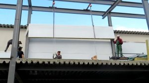 Устройство для монтажа сэндвич-панелей без использования крана