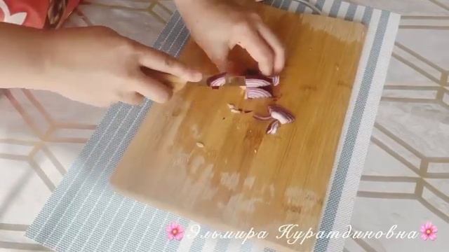 Салат с авокадо , Быстрый и вкусный салат для ужина, просто, но со вкусом, все довольно! смотреть онлайн