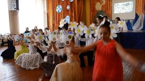 Танец РОМАШЕК и БАБОЧЕК