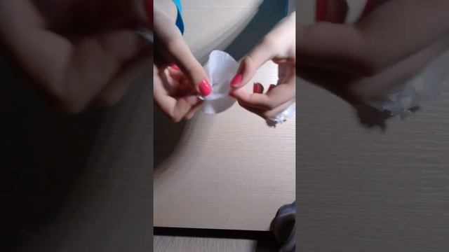 Делаем цветок из салфетки | Розочка. смотреть онлайн