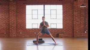 День 1.Тревис Эллиот 30-дневный курс йоги.