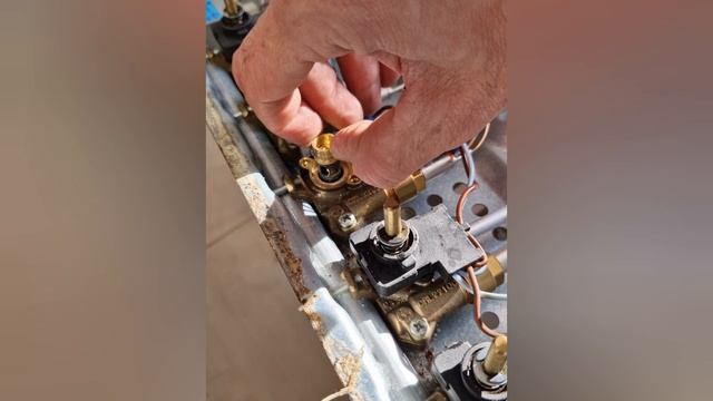 Заклинило ручку плиты смотреть онлайн