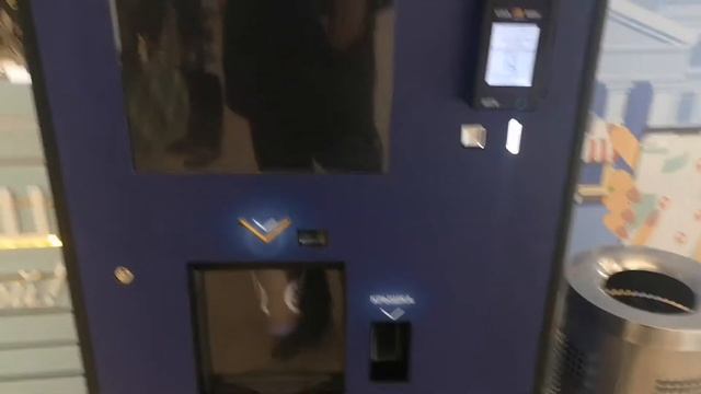 Lavazza Italian Coffee Vending Machine in Russia, Moscow Region. смотреть онлайн