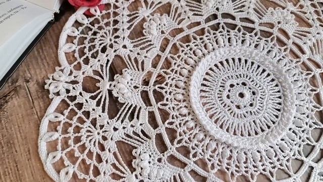 Простая салфетка, вязаная крючком. #салфетка #салфеткакрючком #вязанаясалфетка #dolly