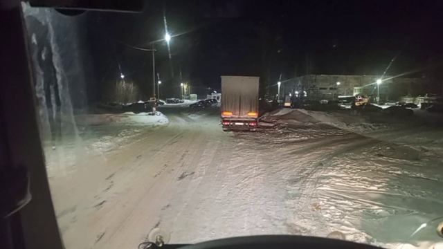 Новая резина Гризли,маз прилип на стоянке, еду в Тихвин. смотреть онлайн