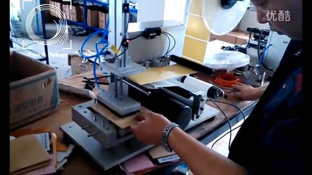 Тестирование этикеровщика для плоских поверхностей перед отгрузкой