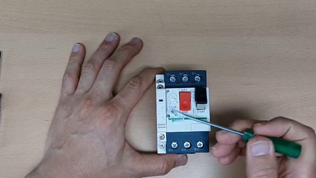 GV2ME 보조 접점 부착 방법 смотреть онлайн