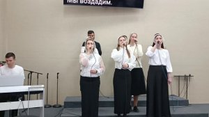 Славу оставив неба / Христианские песни