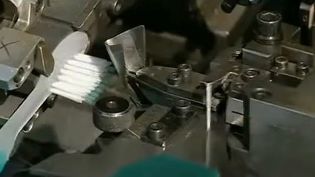 Как делают зубные щетки? смотреть онлайн
