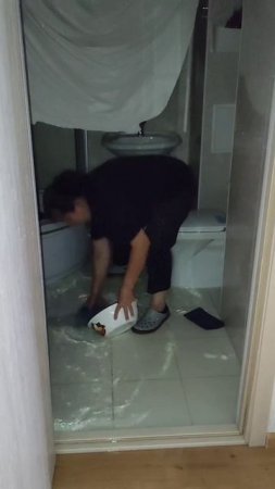 порвался натяжной потолок в ванной спб