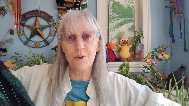 FOs, Hand Dyed Hanks and a Joann haul смотреть онлайн