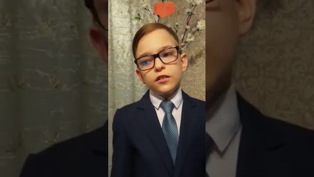 5. Горовой А. «Бессмертный полк». Читает Дмитриев Артем МОУГ 2а класс