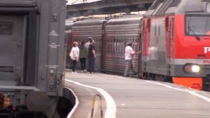 Подача под посадку поезда 87 СПб — Смоленск (8 августа 2021, Full HD)