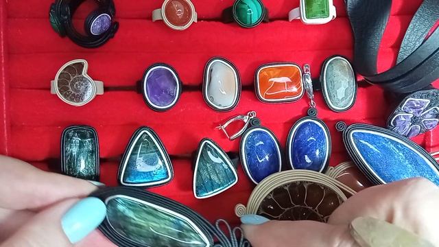 Каменная лавка ( кольца в мельхиоре, в коже, в посеребрении, серьги, бусы 1 часть) смотреть онлайн