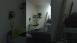 2014 jeep Cherokee trailhawk. Demonstrating no aux noise when 3.5mm jack is plugged in