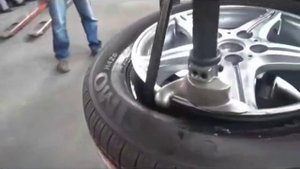 Полуавтоматический шиномонтажный стенд (станок) Flying BL513