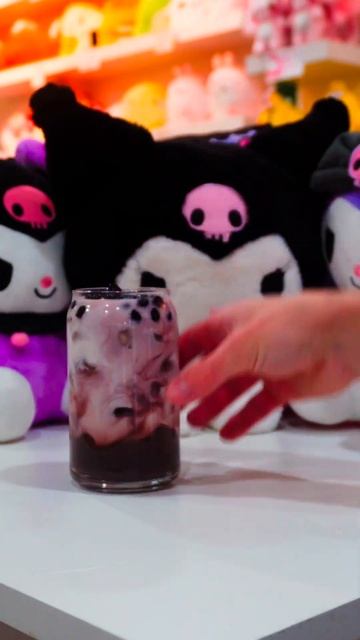 Kuromi Boba (Milk Tea Inspired by Sanrio) #kuromi #sanrio #sincitybartender #nonalcoholic смотреть онлайн
