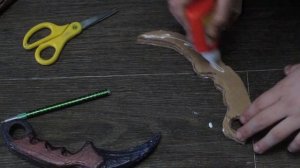Как сделать нож кирамбит  из картона