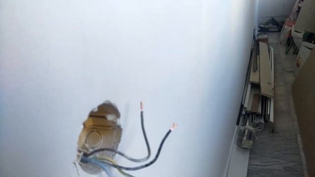 Как подключить проходной включатель Запутался?