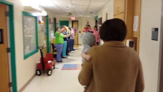 Nurses give Maxwell a warm good bye! - 6 Months (2/23/15) смотреть онлайн