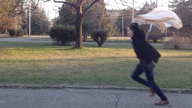 Чувак бежит смотреть онлайн