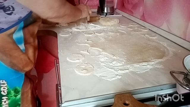 Как живут в русской деревне. На улице дождь/сделала вареники/показала скатерть.... смотреть онлайн