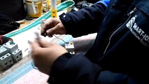 Как узнать где электронное, а где электромеханическое УЗО