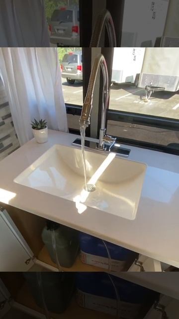 Skoolie Foot Pump смотреть онлайн