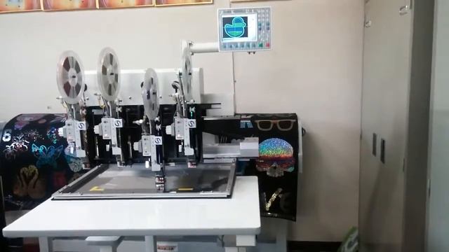 Машина для установки пайеток SM800 4H смотреть онлайн