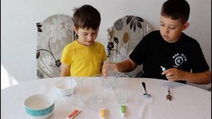 Радуга в стакане. Опыт для детей с водой в домашних условиях!